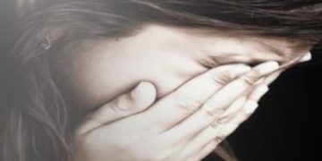 Ελλάδα 2019-Είναι εξοργιστικό! Κοριτσάκι λέει στην Μαμά του: «Σε παρακαλώ δώσε μου λίγο κρέας-Δεν θέλω άλλα μακαρόνια»