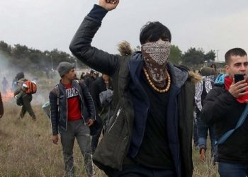 Η Ελληνική κυβέρνηση μεταφέρει αλλοδαπούς σε ορθόδοξο μοναστήρι!