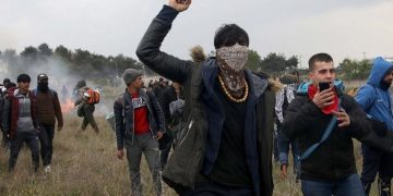 Η Ελληνική κυβέρνηση μεταφέρει αλλοδαπούς σε ορθόδοξο μοναστήρι!