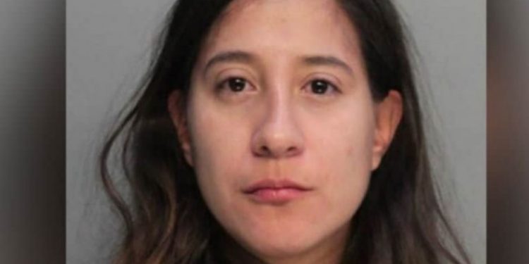 Alldaynews.gr 33χρονη δάγκωσε το μόριο του συντρόφου της από την ζήλια!