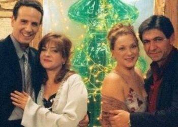 “Το Καφέ της Χαράς”: Πόπωτας, Πρωτευουσιάνα, Φατσέας και Σταυρούλα ξανά μαζί! Δείτε τα πρόσωπα τους σήμερα!