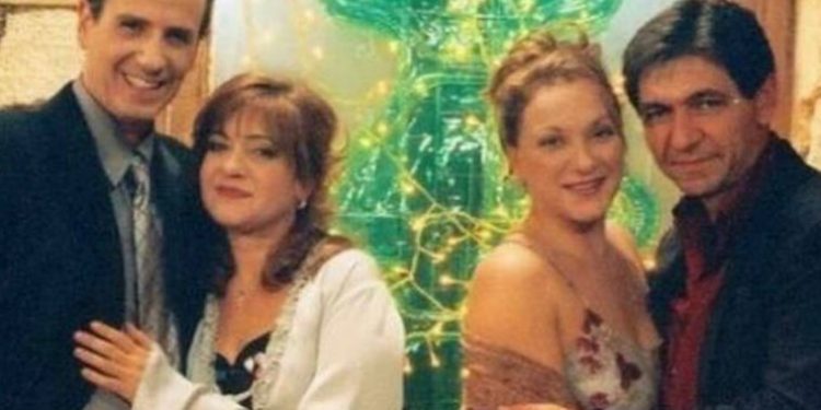 “Το Καφέ της Χαράς”: Πόπωτας, Πρωτευουσιάνα, Φατσέας και Σταυρούλα ξανά μαζί! Δείτε τα πρόσωπα τους σήμερα!