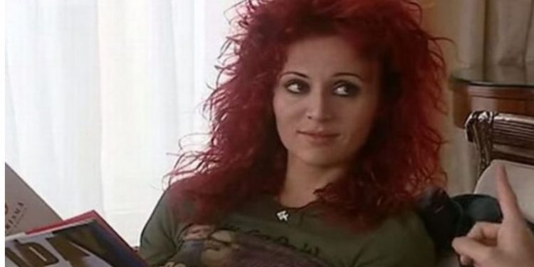 «Άγριες Μέλισσες»: Κοντέψαμε να μην την αναγνωρίσουμε! Καμία σχέση με την Αγγέλα του «Πάρα Πέντε»[video]