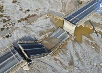 Συγκλονιστικές εικόνες και βίντεο από τη γέφυρα που κατέρρευσε στη Ρόδο
