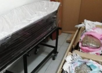 Πειραιάς: Άνοιξαν αυτό το φέρετρο στο γραφείο τελετών και η 37χρονη έμεινε στήλη άλατος