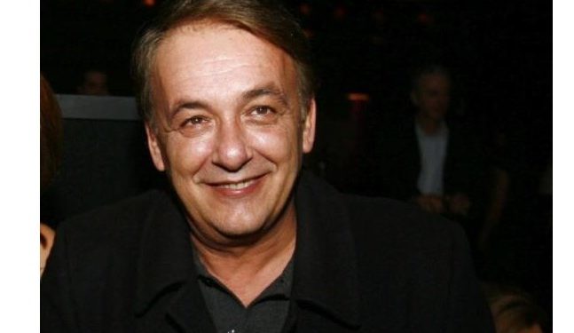 «Ό,τι καλύτερο έχω δει σε όλα τα χρόνια που βλέπω τηλεόραση» – O Μικρούτσικος «σπάει το νόμο της σιωπής»