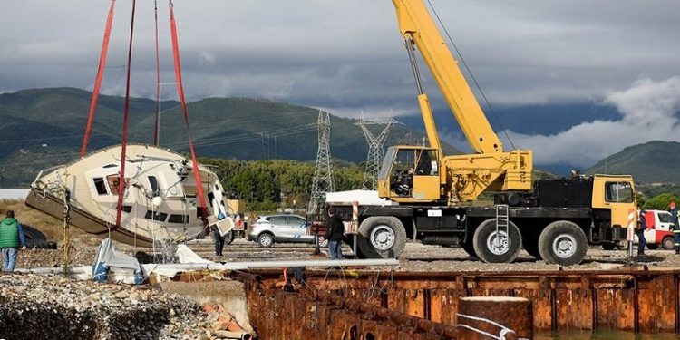 Alldaynews.gr Ο ένας από τους δύο νεκρούς στο Αντίρριο είχε σκοτώσει τη μητέρα του και είχε βγει πρόσφατα