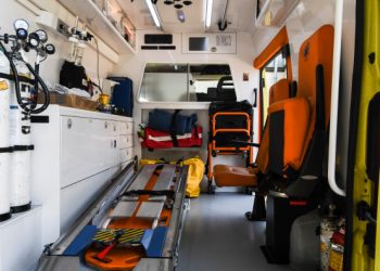 Γυναίκα διασώστης δέχθηκε επίθεση από τραυματία: Πήγε να την βιάσει! «Με έπιασε από τον λαιμό…» (pics, vid)