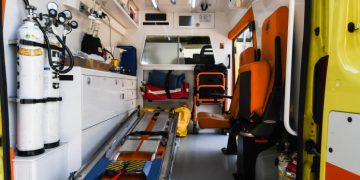 Alldaynews.gr Γυναίκα διασώστης δέχθηκε επίθεση από τραυματία: Πήγε να την βιάσει! «Με έπιασε από τον λαιμό…» (pics, vid)