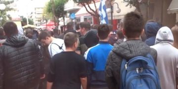 Alldaynews.gr Θεσσαλονίκη: Μαθητές δίνουν το …κακό παράδειγμα! «Έξω από τα σχολεία οι λαθρομετανάστες» (Video)