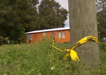 Έγκυος οκτώ μηνών σκότωσε με ημιαυτόματο όπλο διαρρήκτη που προσπάθησε να αρπάξει την κόρη της (pics)