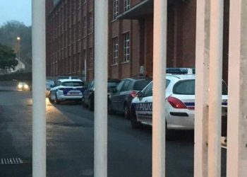 Σοκ στη Γαλλία: Μαθήτρια αυτοπυρπολήθηκε και πήδηξε από παράθυρο του σχολείου της