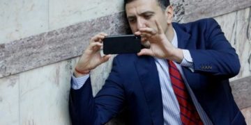 Alldaynews.gr Άκυρη η επιδότηση για σόμπες λόγω καπνίσματος του Κικίλια (vid)