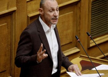 Έκαναν την Βουλή… «Power of Love». Ερωτευμένος με βουλευτίνα ο Γρηγοριάδης