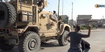 Alldaynews.gr Δείτε πως οι Κούρδοι «υποδέχονται» τους Τούρκους εισβολείς στα εδάφη τους (Video)