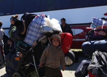 Νύχτα επεισοδίων στα Γιαννιτσά: Κάτοικοι ξεσηκώθηκαν κατά προσφύγων (vid)