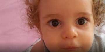 Ποιος είναι ο Έλληνας καθηγητής που θα κάνει τη θεραπεία του μικρού Παναγιώτη-Ραφαήλ