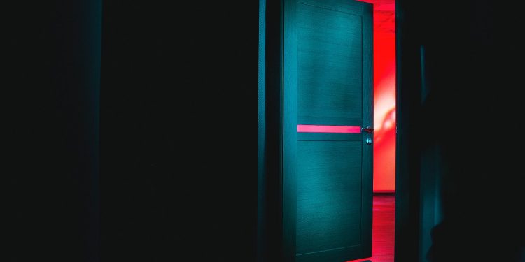 Alldaynews.gr Κρήτη: Αυτοϊκανοποιούνταν κρυφοκοιτάζοντας τις κόρες του στο μπάνιο!