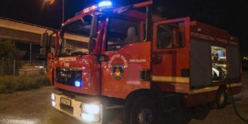 Ζευγάρι εγκλωβίστηκε σε μπαλκόνι στην Πάτρα – Εντός διαμερίσματος τα ανήλικα παιδιά τους