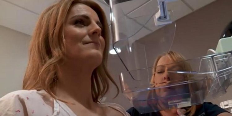 Σοκαριστικό: Δημοσιογράφος έμαθε «στον αέρα» ότι έχει καρκίνο – Πώς αντέδρασε (vid)