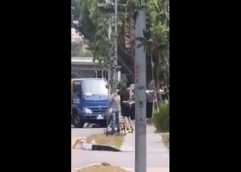 Φορτηγατζής τα βάζει με ποδηλάτη, τρώει μπουκέτο και πέφτει νοκ άουτ (vid)