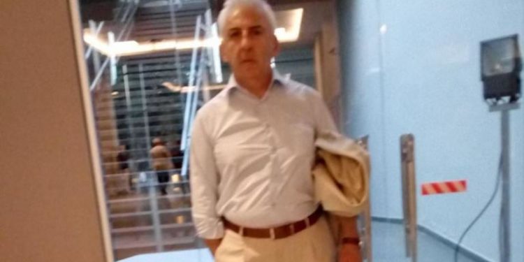 «Ρίξτε τους πρόσφυγες στο Αιγαίο»: Ρατσιστικό παραλήρημα από στέλεχος της ΝΔ στην Κοζάνη