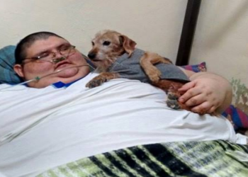 Ο πιο παχύς άντρας του κόσμου έχασε σχεδόν 330 κιλά και μπορεί να περπατήσει ξανά (pics, vid)