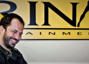 Αληθινό περιστατικό: Μάνα πήγε την κόρη της στον Σειρινάκη και του ζήτησε να γυρίσει πορνό με 50 άνδρες (pics)