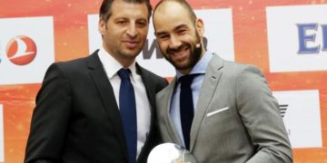 Εταιρεία προφυλακτικών έκανε δώρο στον Σπανούλη – Απίστευτο τρολάρισμα από Παπαλουκά