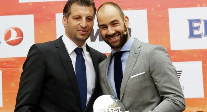 Εταιρεία προφυλακτικών έκανε δώρο στον Σπανούλη – Απίστευτο τρολάρισμα από Παπαλουκά