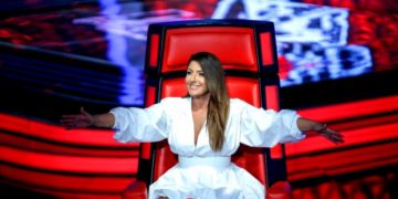 Μόλις 17 ετών: Κόρη δημοσιογράφου τα… έσπασε στο «The Voice» (Vid)