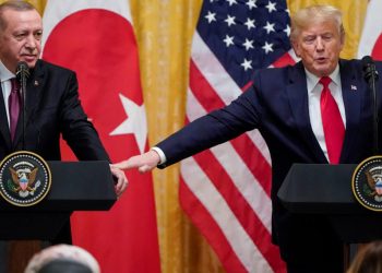 Αμήχανη στιγμή – Τραμπ: Είστε σίγουρα δημοσιογράφος ή υπάλληλος της Τουρκίας; (vid)