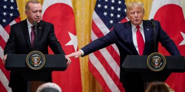 Alldaynews.gr Αμήχανη στιγμή – Τραμπ: Είστε σίγουρα δημοσιογράφος ή υπάλληλος της Τουρκίας; (vid)