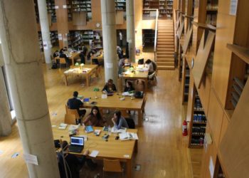 Θεσσαλονίκη: Φοιτητής εκσπερμάτισε στην πλάτη κοπέλας που μελετούσε στη βιβλιοθήκη στο ΑΠΘ