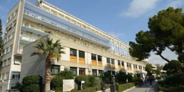 Alldaynews.gr Σοκ σε Γυμνάσιο: Στο νοσοκομείο 12χρονος από το «παιχνίδι του πνιγμού»
