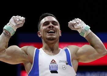 Ασημένιο μετάλλιο για τον Πετρούνια στο Παγκόσμιο Κύπελλο – Δείτε την προσπάθεια που του έδωσε το μετάλλιο – Η απονομή