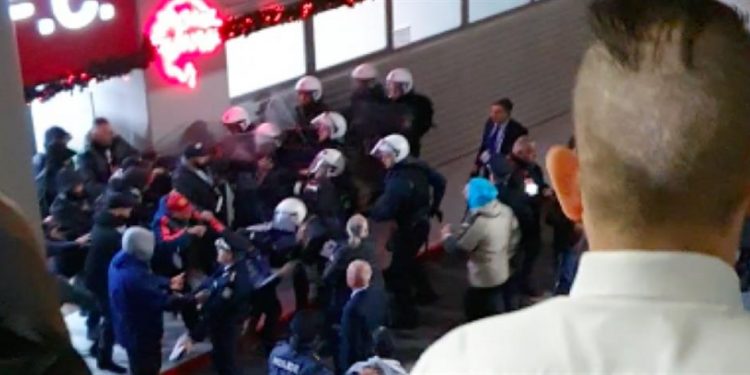 Alldaynews.gr «Από τύχη δεν έμεινε τυφλός αστυνομικός» – Ανακοίνωση της Ένωσης Αστυνομικών για το Ολυμπιακός – ΠΑΟΚ