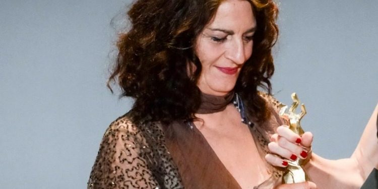 Alldaynews.gr Άγριες Μέλισσες: Πέθανε η ενδυματολόγος και σκηνογράφος Γιούλα Ζωιοπούλου