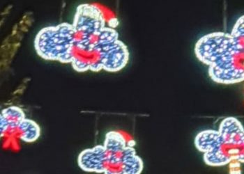 Μετά την Αθήνα, αντιδράσεις και για τον στολισμό της Θεσσαλονίκης (pic)