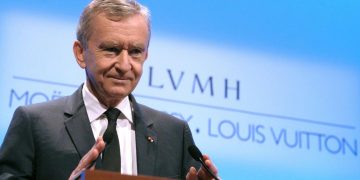 Alldaynews.gr Μπερνάρ Αρνό: Ο Πλουσιότερος άνθρωπος της Ευρώπης κέρδισε 34 δισ. ευρώ το 2019