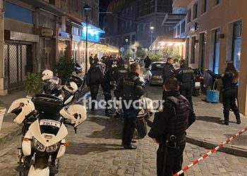 Θεσσαλονίκη: Πυροβολισμοί στα Λαδάδικα – 30 σφαίρες από κουκουλοφόρους δίπλα σε πολυσύχναστη πλατεία