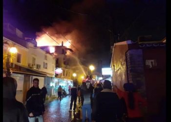 Φωτιά στην Κέρκυρα: Διασωληνωμένος ένας άνδρας, με πολλαπλά εγκαύματα δεύτερος ένοικος