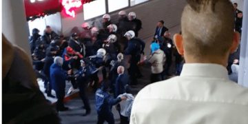 Alldaynews.gr Συμβαίνει Τώρα: Ολυμπιακός – ΠΑΟΚ: Άγριο Ξύλο παικτών του ΠΑΟΚ με οπαδούς του Ολυμπιακού