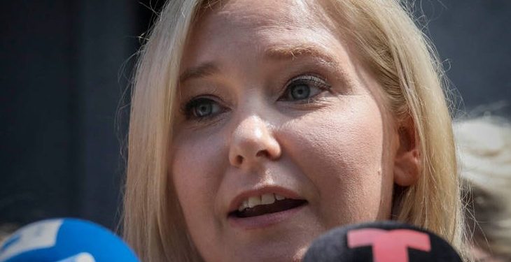 Alldaynews.gr «Σκλάβα του σεξ» του Επστάιν: Ο πρίγκιπας Άντριου κοιμήθηκε μαζί μου όταν ήμουν ανήλικη