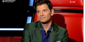 Alldaynews.gr Σάκης… “ζωής” στο Voice! Έκοψε την παίκτρια αλλά της κάλυψε όλα τα έξοδα της θεραπείας