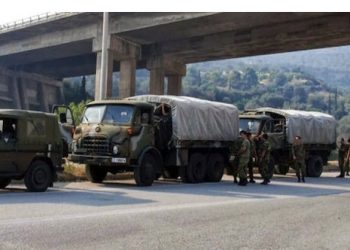 Με εντολή ΓΕΣ οι οδηγοί των στρατιωτικών οχημάτων στην Θράκη ενώπιον παράνομων μεταναστών τα εγκαταλείπουν & φεύγουν