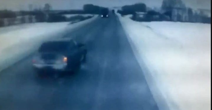 Alldaynews.gr Εικόνα σοκ από θανατηφόρο τροχαίο – Νεκρές η 36χρονη οδηγός του ΙΧ. και η 9χρονη κόρη της