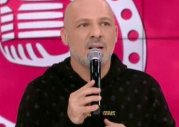 «Κοκάλωσε» ο Νίκος Μουτσινάς με το τηλεφώνημα που δέχτηκε! «Ρε γελοίε»- «Κοκάλωσε»