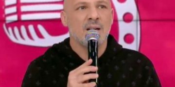 Alldaynews.gr «Κοκάλωσε» ο Νίκος Μουτσινάς με το τηλεφώνημα που δέχτηκε! «Ρε γελοίε»- «Κοκάλωσε»