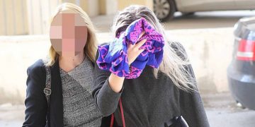 “Δεν ξέρω πόσοι με βίασαν” λέει η 19χρονη-“Προσπάθησα να σταυρώσω τα πόδια μου”[photos]